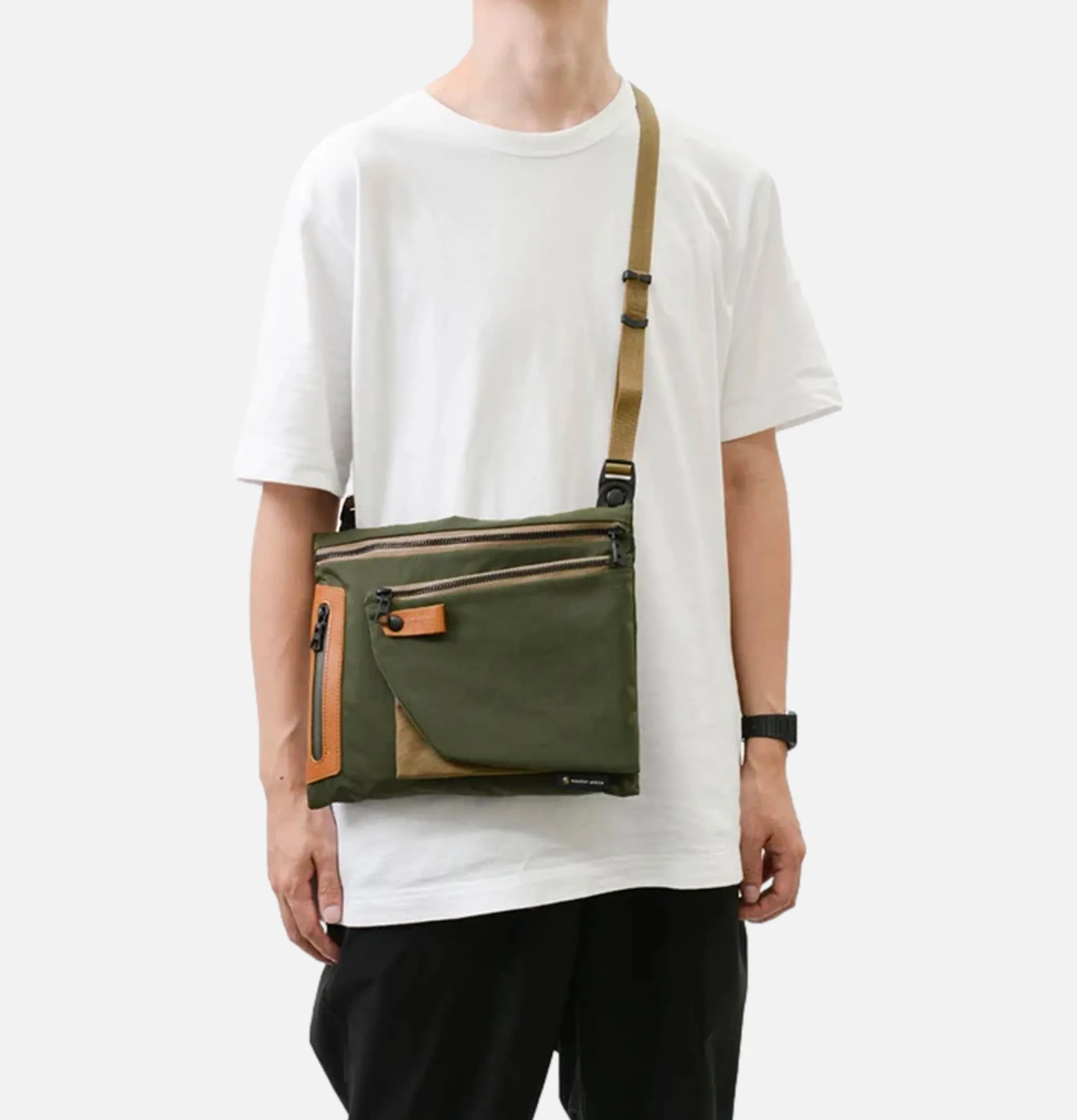 MASTER-PIECE Circus Should Bag Khaki< Sacs Bandoulière