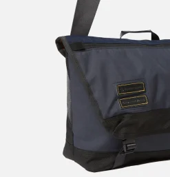 UNIVERSAL WORKS Courier Bag Master Piece Navy< Sacs Bandoulière