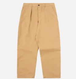 UNIVERSAL WORKS Duke Pant Polytech Sand< Pantalons