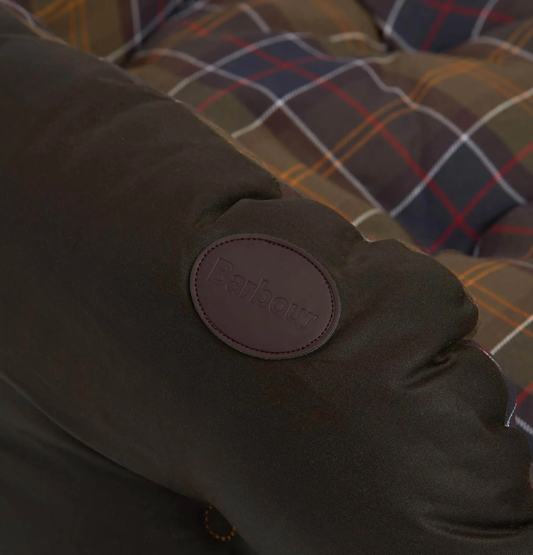 BARBOUR 30in Luxury Dog Bed< Maison