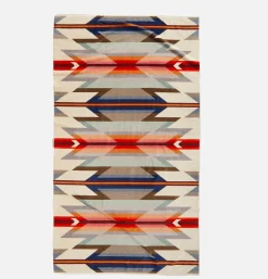 PENDLETON Oversized Jacquard Towel WYETH< Maison