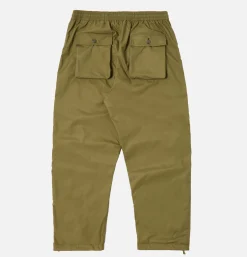 UNIVERSAL WORKS Parachute Pant Poly Tech Olive< Pantalons