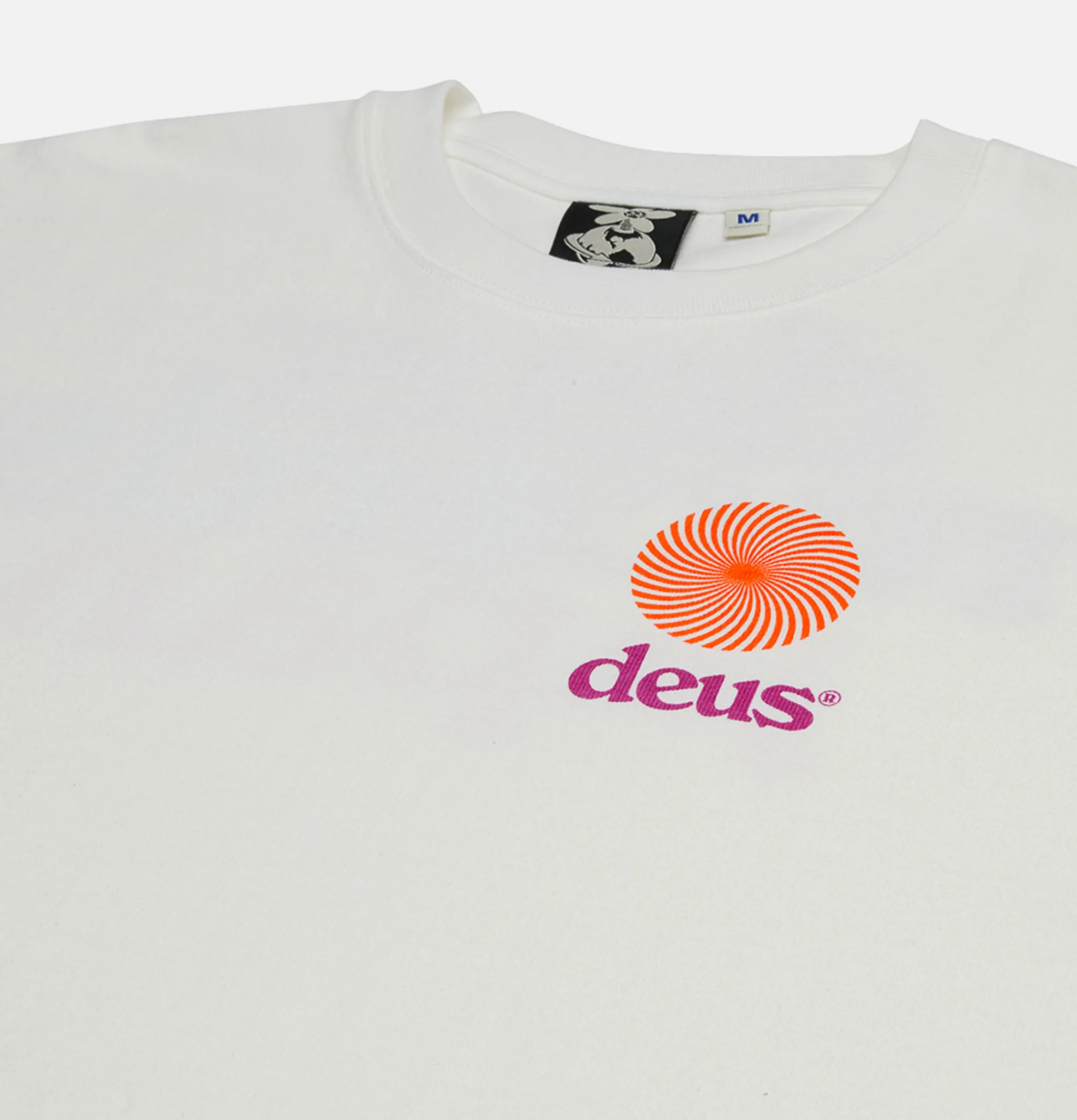 DEUS Strata Tee Vintage White< T-shirts