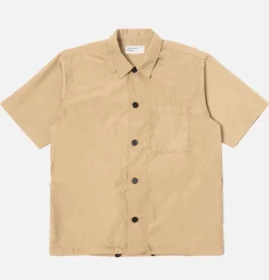 UNIVERSAL WORKS Tech Overshirt Sand< Chemises